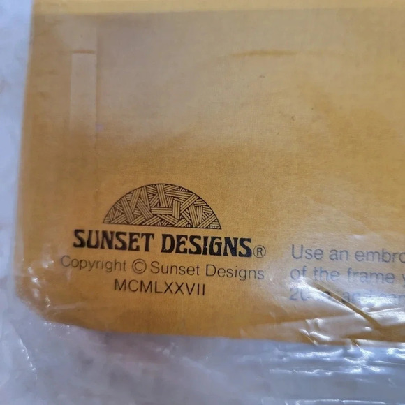 🌴3/$15🌴Sunset Stitchery Crewel Kit 2611 Childhood Treasures Girl 70 Kitsch - Picture 5 of 9